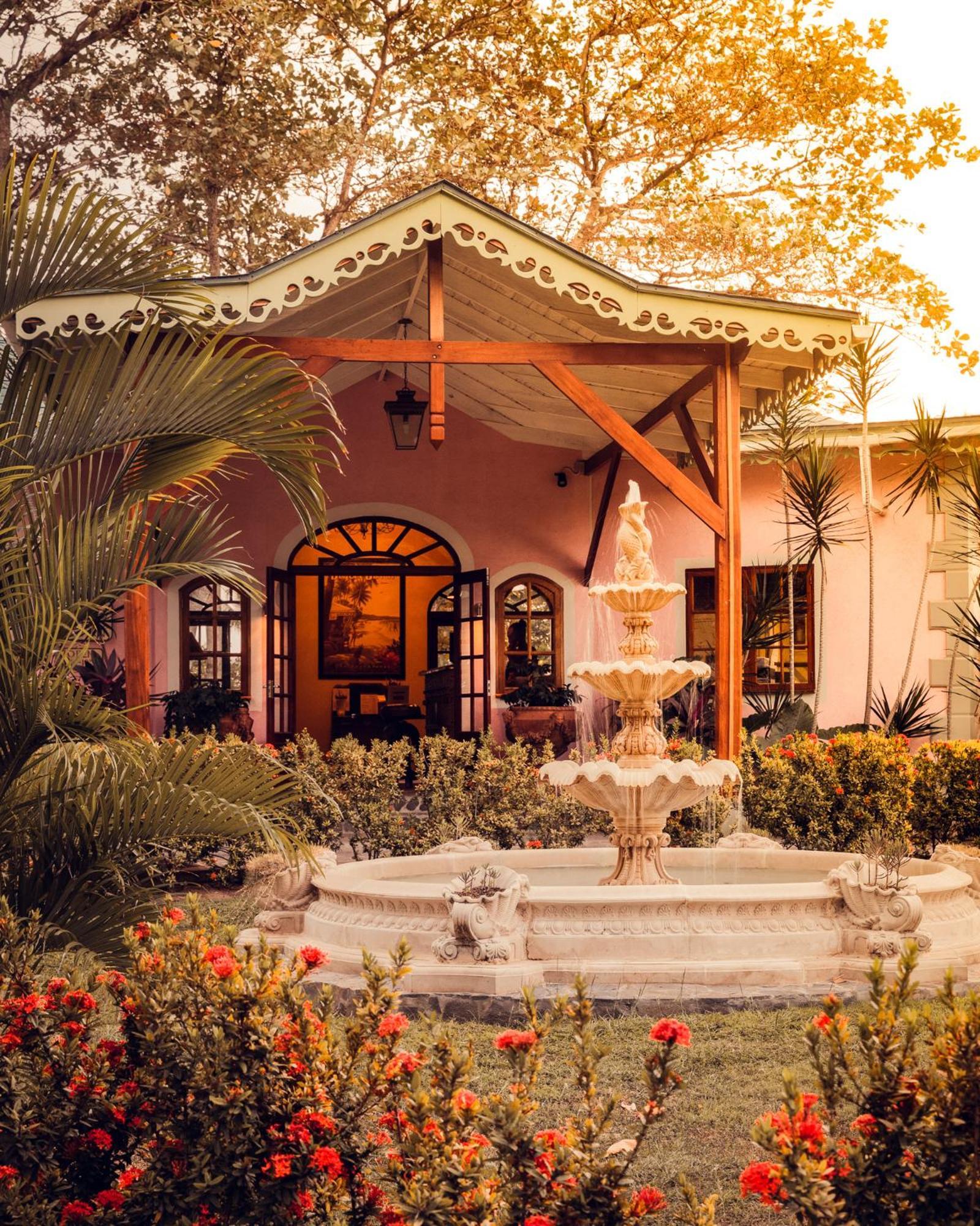 Bequia Beach Hotel - Luxury Boutique Resort Friendship Esterno foto